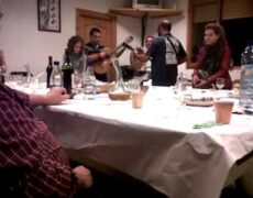 Descubre las encantadoras Seguidillas de Teruel: Música tradicional para tu viaje turístico