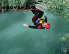 Descubre la emoción del rafting en Teruel: un imprescindible para tu viaje de turismo activo